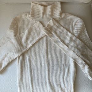 Urban Outfitters Turtle Neck